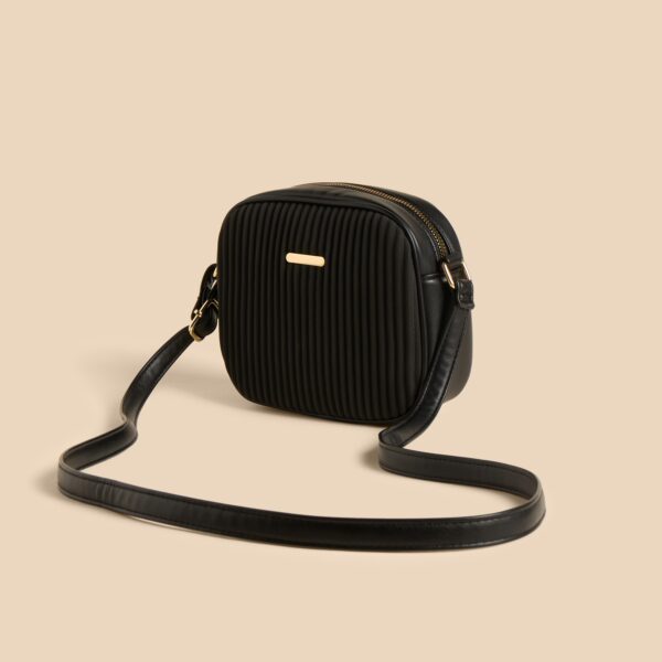 Textured Crossbody Bag with Adjustable Strap and Zip Closure