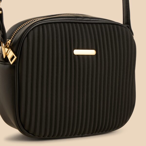 Textured Crossbody Bag with Adjustable Strap and Zip Closure